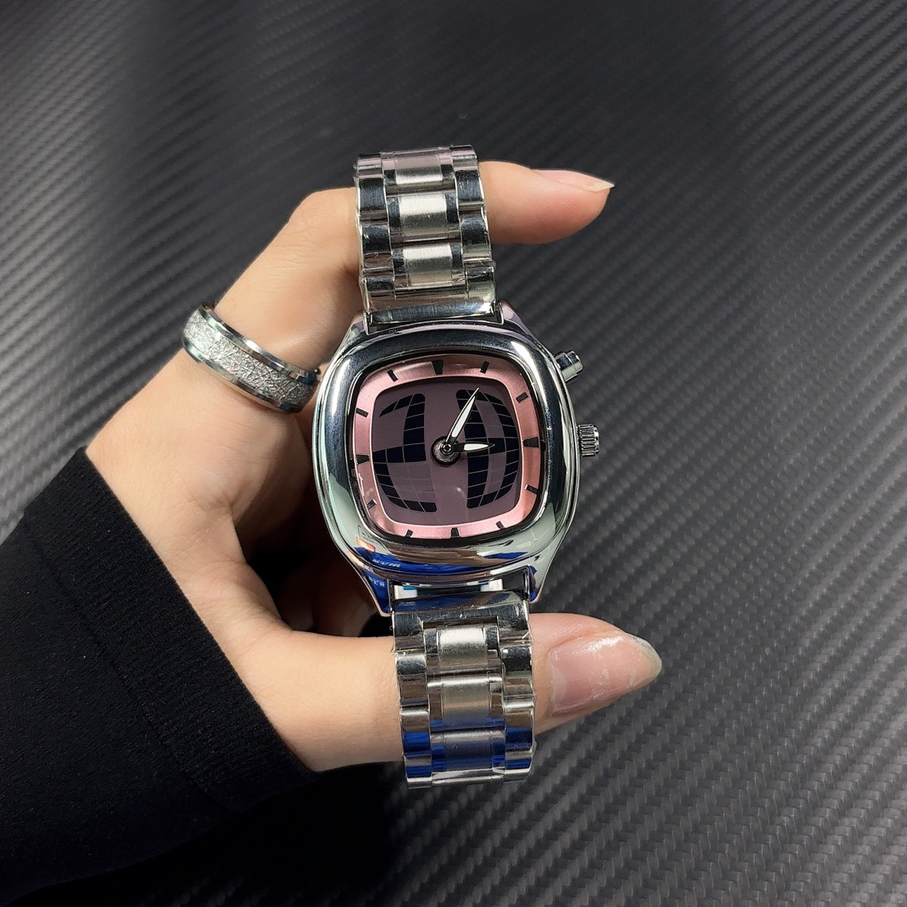 Retro-style Digital Display Watch With Hands And Numbersexclusive Trendy Quartz Timepiece